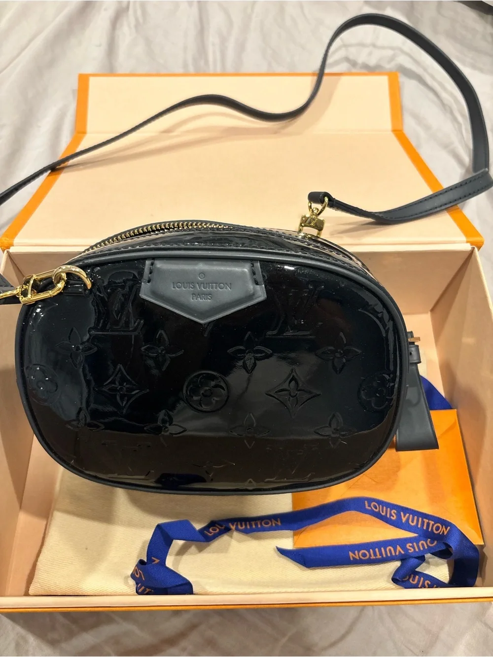 Louis Vuitton Black Vernis Oval Crossbody Bag with Gold Hardware